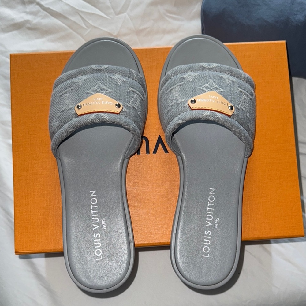 Louis Vuitton Gray Sandals with Decorative Accent